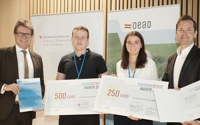 Gewinner/innnen Young Science Inspiration Award mit Bildungsminister und OeAD-Geschäftsführer